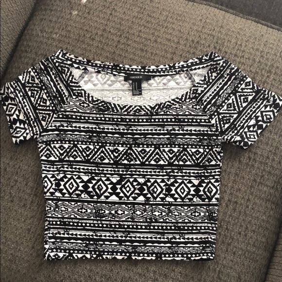 Forever 21 Tops - Forever 21 Tribal Print Crop Top